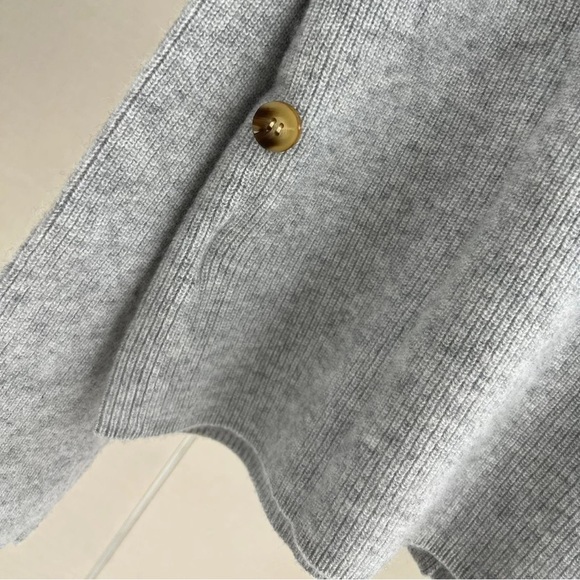 Unique design 100% cashmere cardigan - Picture 9 of 15